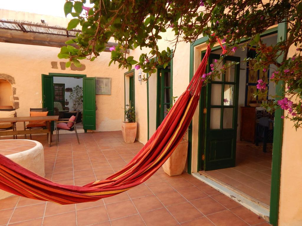 La Casa Caldera Pensionat Femés Exteriör bild